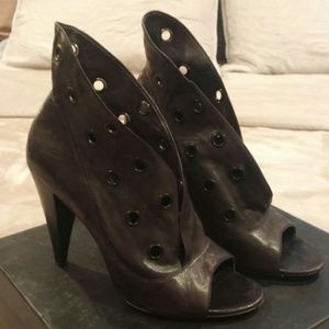 It's a STEAL! REPORT Leather Shoes!